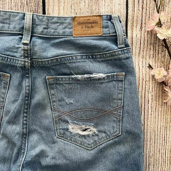 B1 — ABERCROMBIE & FITCH blue high rise destroyed girlfriend denim jeans 2R - Picture 6 of 8